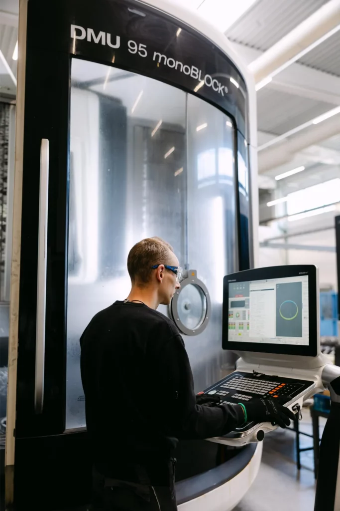 5-assig CNC-freeswerk bij BO-Solutions – complexe metaalbewerking met nauwe toleranties in Roeselare